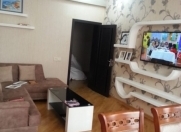 Satılır 2 otaqlı 75 m2 yeni tikili İnşaatçılar m.