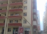 Satılır 3 otaqlı 130 m2 yeni tikili İnşaatçılar m.