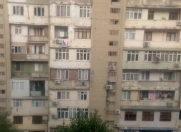 Satılır 3 otaqlı 90 m2 köhnə tikili İnşaatçılar m.