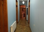 İcarəyə verilir 1 otaqlı 21 m2 ofis 28 Mall