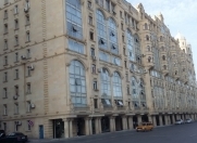 İcarəyə verilir 3 otaqlı 112 m2 köhnə tikili 28 May m.