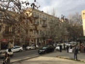 İcarəyə verilir 2 otaqlı 68 m2 köhnə tikili 28 May m.