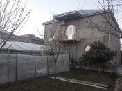 Satılır 5 otaqlı 210 m2 həyət evi Binə