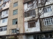 Satılır 3 otaqlı 80 m2 köhnə tikili Neapol dairəsi