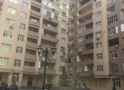 Satılır 2 otaqlı 73 m2 yeni tikili İnşaatçılar m.