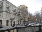 İcarəyə verilir 5 otaqlı 700 m2 obyekt Sahil m.