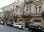 İcarəyə verilir 3 otaqlı 60 m2 köhnə tikili Musabəyov parkı