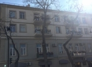 Satılır 2 otaqlı 60 m2 köhnə tikili Sahil m.