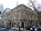 Satılır 4 otaqlı 200 m2 köhnə tikili Sahil m.