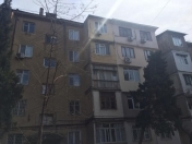 Satılır 3 otaqlı 75 m2 köhnə tikili Xalqlar Dostluğu m.