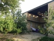 Satılır 11 otaqlı 560 m2 həyət evi Saray