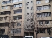 İcarəyə verilir 4 otaqlı 110 m2 köhnə tikili Şah İsmayıl Xətai m.