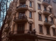 Satılır 2 otaqlı 62 m2 köhnə tikili Sahil m.