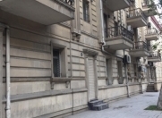 Satılır 3 otaqlı 90 m2 köhnə tikili Fəvvarələr meydanı