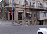 Satılır 4 otaqlı 86 m2 köhnə tikili İçəri Şəhər m.