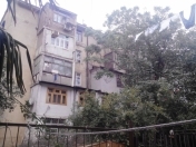 Satılır 1 otaqlı 27 m2 köhnə tikili Elmlər Akademiyası m.