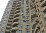 Satılır 3 otaqlı 130 m2 yeni tikili İnşaatçılar m.