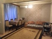 Satılır 5 otaqlı 110 m2 köhnə tikili İnşaatçılar m.