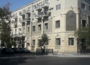 Satılır 2 otaqlı 90 m2 köhnə tikili 28 May m.