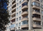 Satılır 1 otaqlı 52 m2 obyekt Qara Qarayev m.