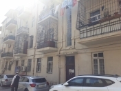 Satılır 3 otaqlı 65 m2 köhnə tikili İçəri Şəhər m.