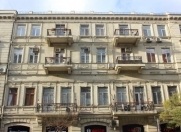 İcarəyə verilir 2 otaqlı 80 m2 köhnə tikili Sahil m.