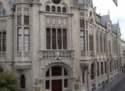 Satılır 3 otaqlı 10 m2 köhnə tikili Axundov bağı