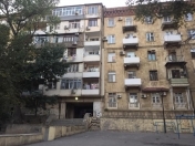 Satılır 1 otaqlı 45 m2 köhnə tikili Dövlət Statistika Komitəsi