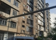 Satılır 4 otaqlı 105 m2 köhnə tikili Xalqlar Dostluğu m.