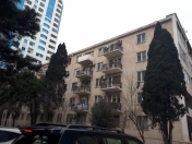 Satılır 3 otaqlı 70 m2 köhnə tikili İçəri Şəhər m.