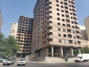 Satılır 3 otaqlı 140 m2 yeni tikili Elmlər Akademiyası m.