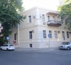 Satılır 3 otaqlı 100 m2 köhnə tikili Axundov bağı