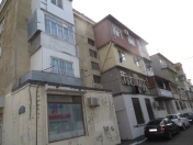 Satılır 3 otaqlı 70 m2 köhnə tikili Qara Qarayev m.