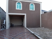Satılır 4 otaqlı 1.5 m2 həyət evi Binə