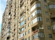 Satılır 3 otaqlı 125 m2 yeni tikili İnşaatçılar m.
