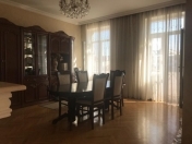 Satılır 3 otaqlı 86 m2 köhnə tikili İçəri Şəhər m.