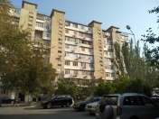 Satılır 1 otaqlı 40 m2 köhnə tikili Gənclik m.