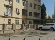 Satılır 4 otaqlı 100 m2 köhnə tikili İnşaatçılar m.