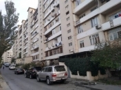Satılır 3 otaqlı 60 m2 köhnə tikili Qara Qarayev m.