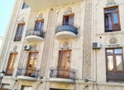 İcarəyə verilir 3 otaqlı 98 m2 köhnə tikili İçəri Şəhər m.