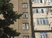 Satılır 3 otaqlı 60 m2 köhnə tikili Qara Qarayev m.