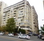 Satılır 4 otaqlı 150 m2 yeni tikili İnşaatçılar m.