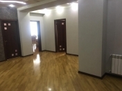 Satılır 3 otaqlı 130 m2 yeni tikili İnşaatçılar m.