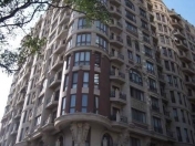 Satılır 5 otaqlı 200 m2 yeni tikili İçəri Şəhər m.