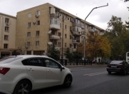 Satılır 2 otaqlı 52 m2 köhnə tikili Elmlər Akademiyası m.