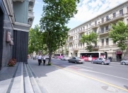 İcarəyə verilir 3 otaqlı 80 m2 köhnə tikili Sahil m.