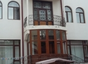 Satılır 7 otaqlı 360 m2 villa Zərifə Əliyeva adına park