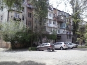 Satılır 3 otaqlı 80 m2 köhnə tikili 9 mkr