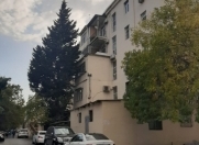 Satılır 3 otaqlı 90 m2 köhnə tikili İnşaat Universiteti