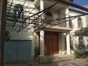 Satılır 11 otaqlı 450 m2 villa Sulutəpə